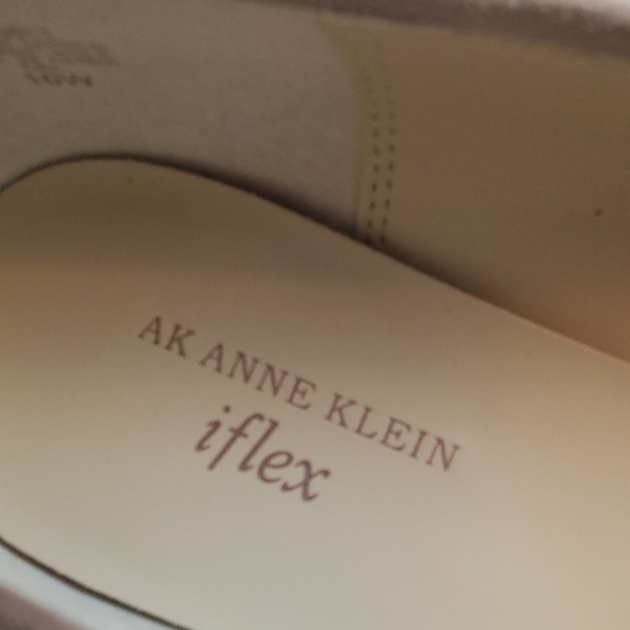 Gorgeous Anne Klein Akburt Flats - Picture 5 of 8